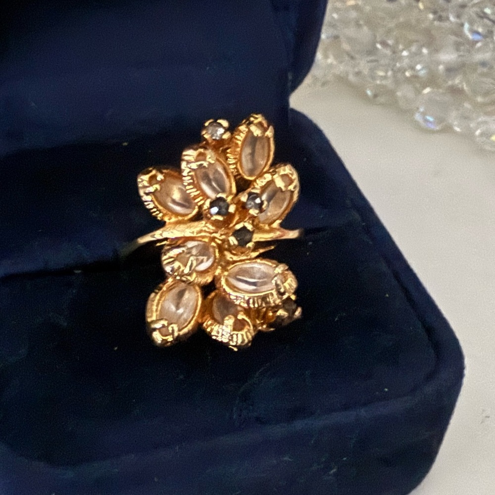 Direction One Vintage Gold tone Cocktail Ring Floral  Design sz7